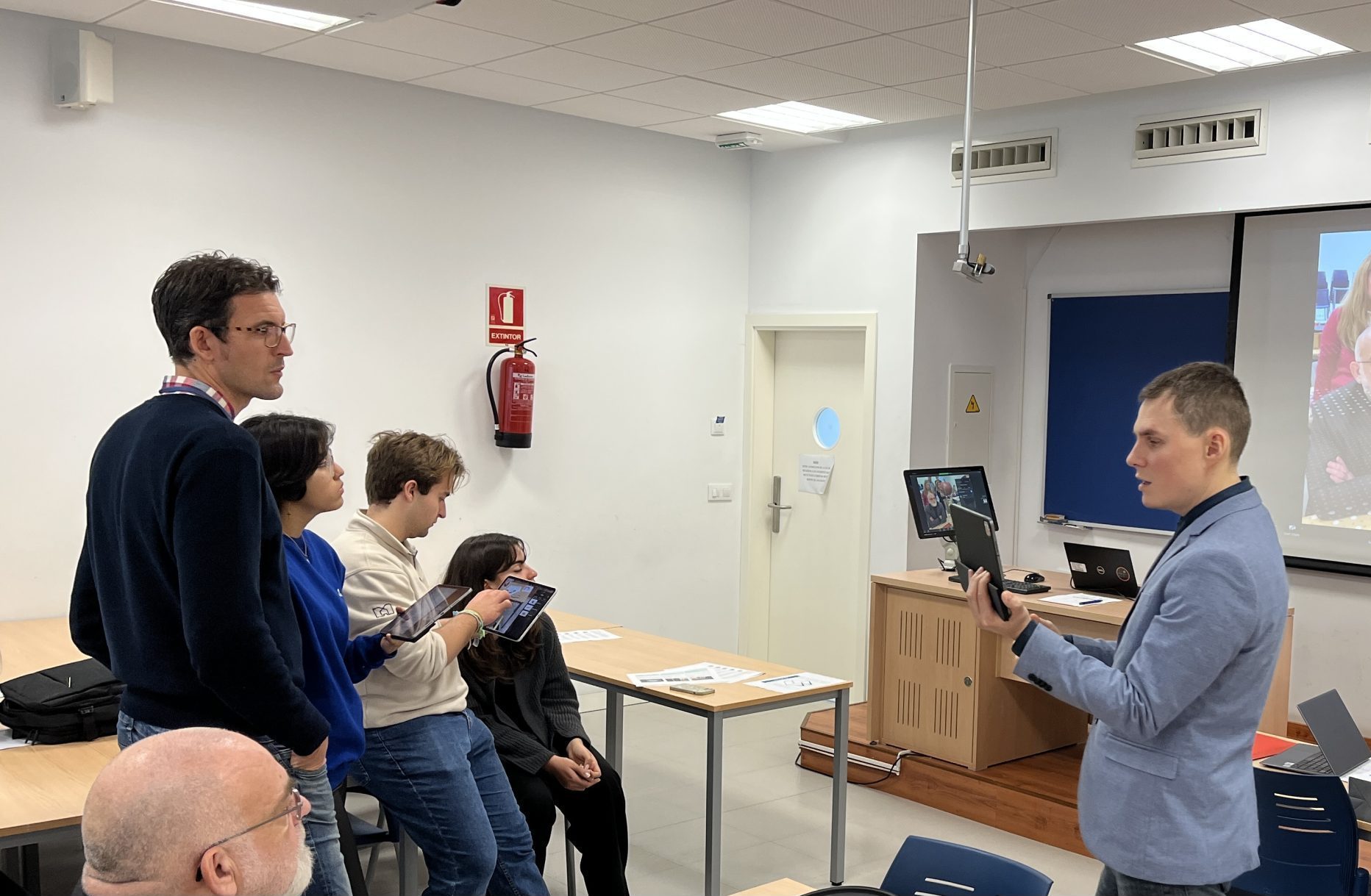 The UCA hosted the augmented reality workshop of the ARIDLL project