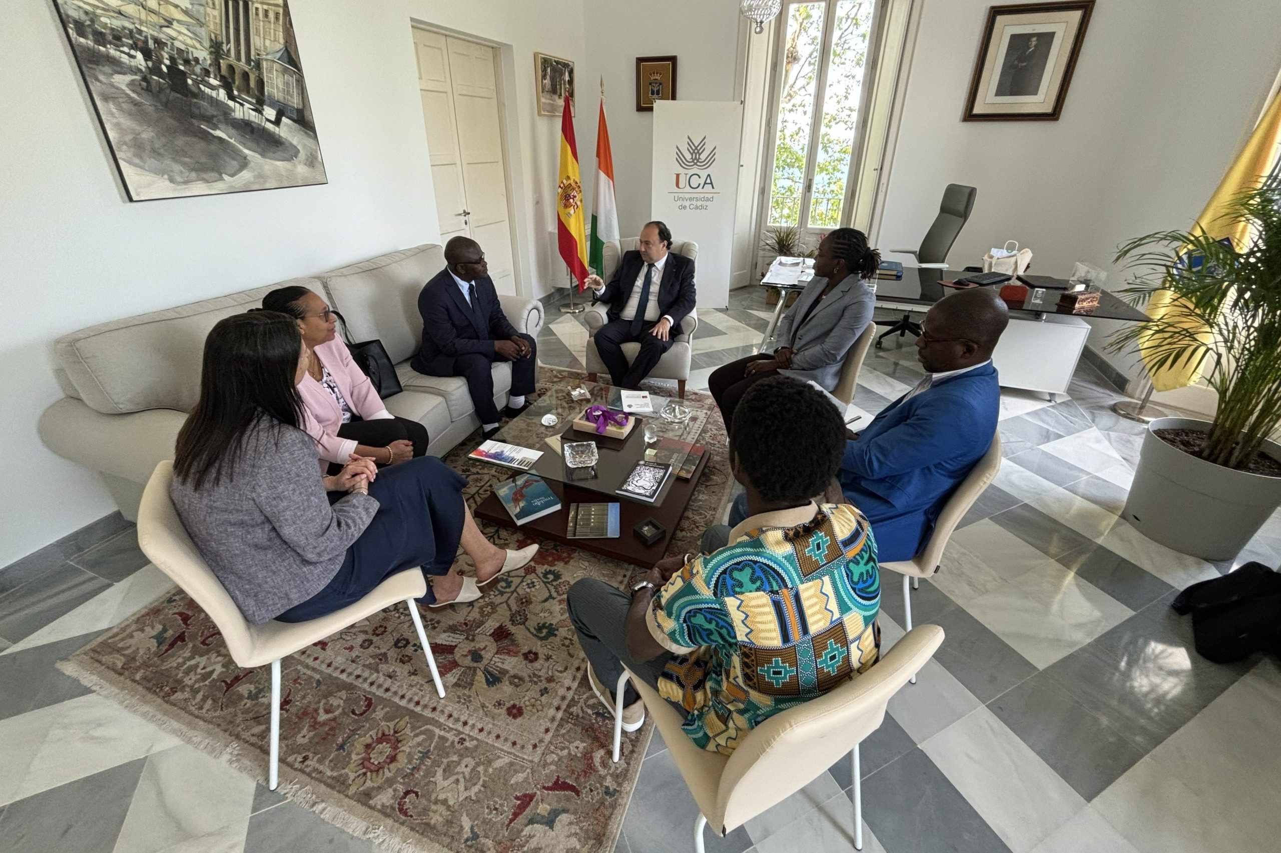 La UCA recibe la visita del rector de la Universidad Félix Houphouët Boigny