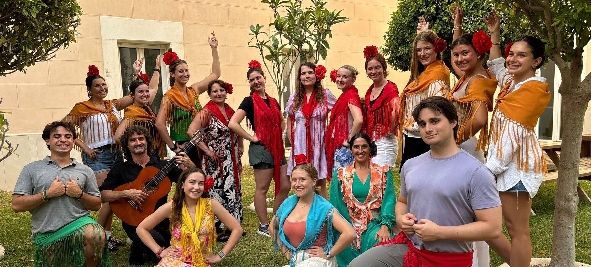 Estudiantes de Villanova University participan en un taller de flamenco dentro del marco de los programas internacionales del CSLM