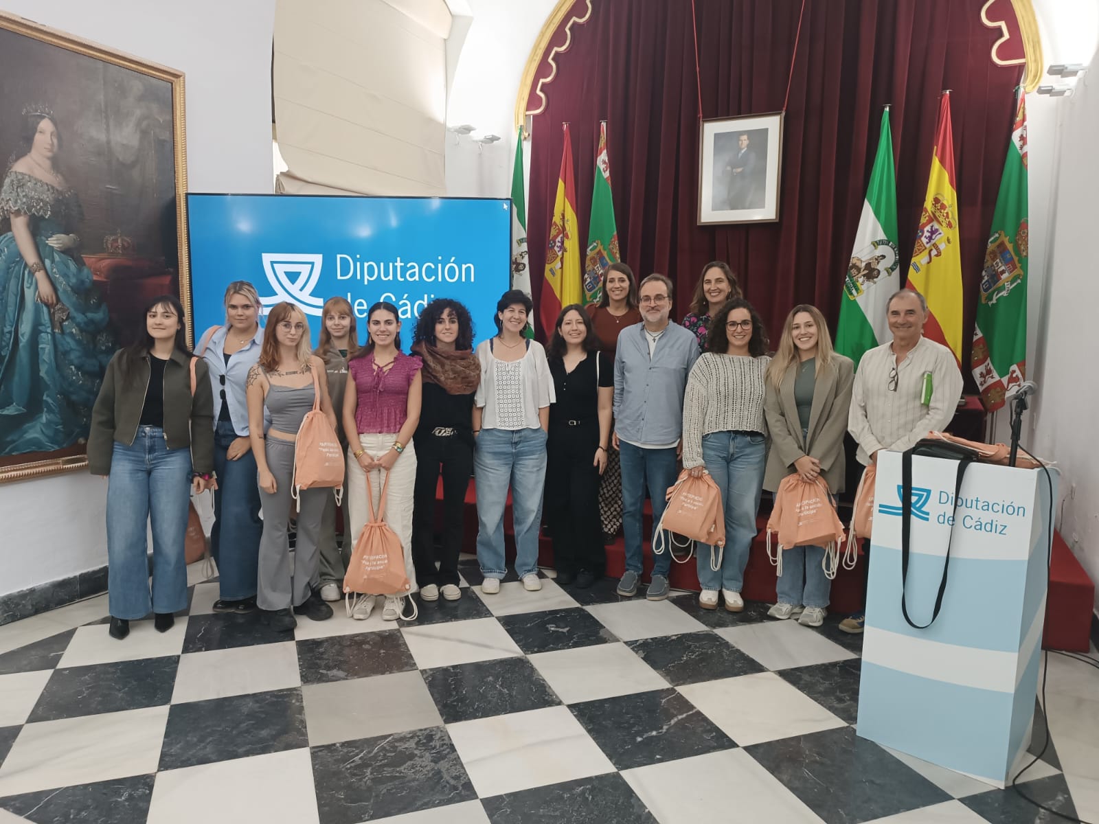 Estudiantes de la UCA han participado en una experiencia de voluntariado internacional transformador en colaboración con ONGDs en Mozambique, Kenya, Bolivia, Guatemala, Colombia y Filipinas